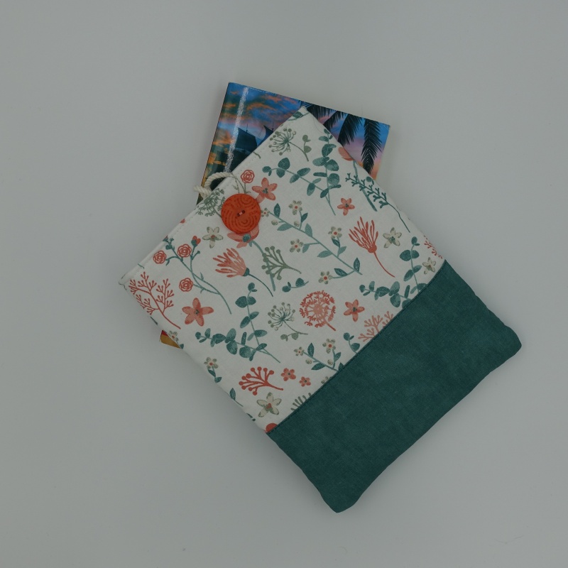 Pochette à livre de poche